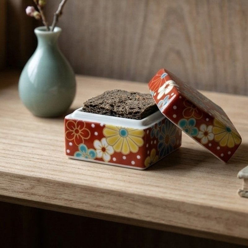 画像1: 九谷焼の香箱（g-cubeにピッタリ） (1)